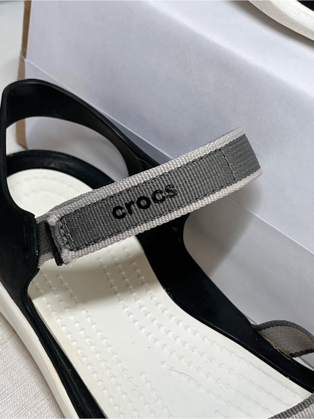 Crocs Strappy Sandals W8 Black White Gray Comfort Casual Lightweight - Picture 8 of 8